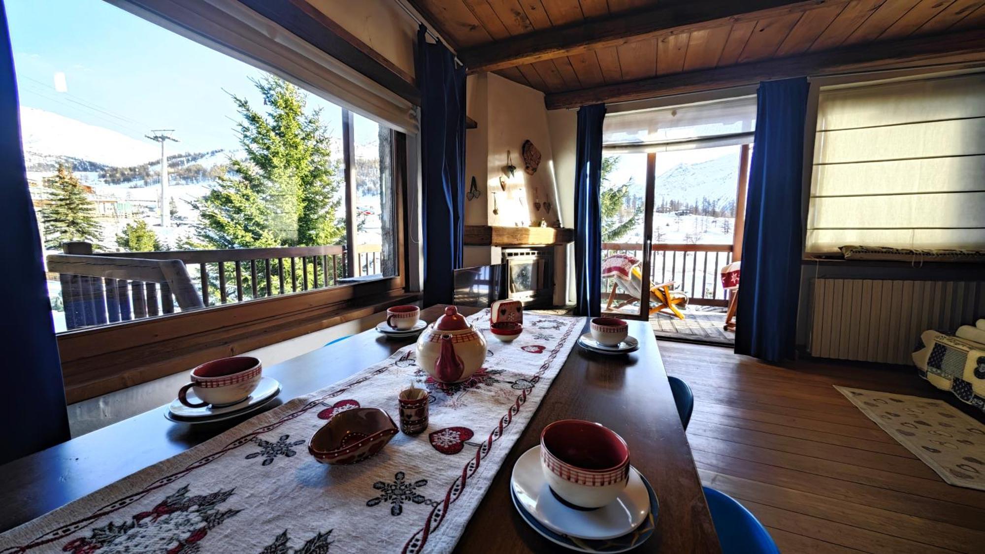 Вілла Hostdomus - Imperial Chalet Сестрієре Екстер'єр фото